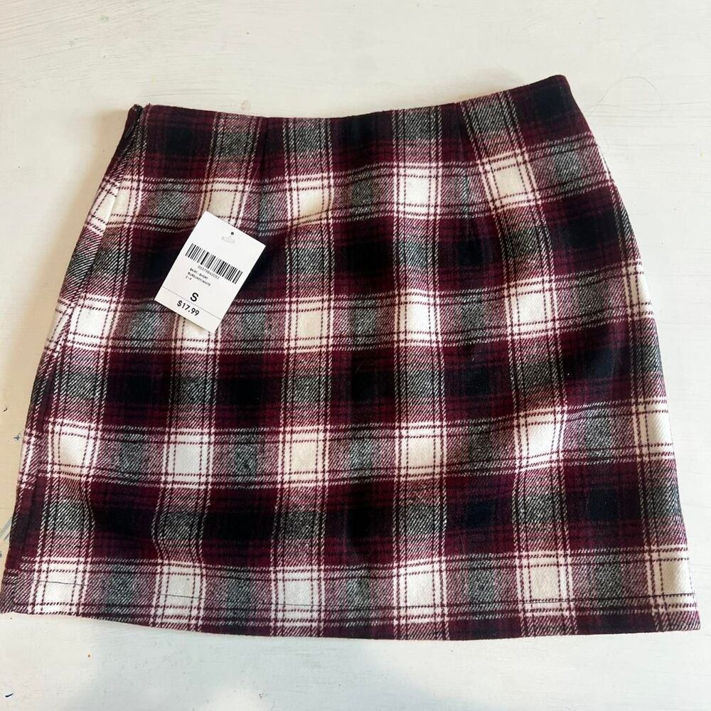 Forever-21 Women's Burgundy and Red Skirt - Picture 2 of 8